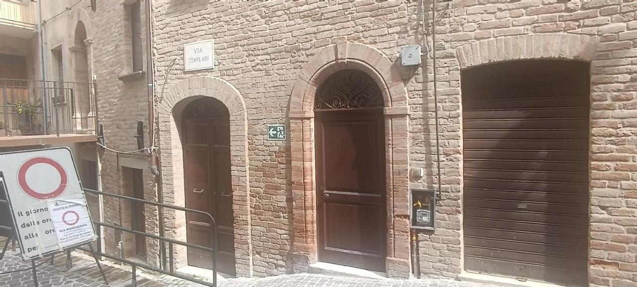 I Templari - Affittacamere Castignano Exteriör bild